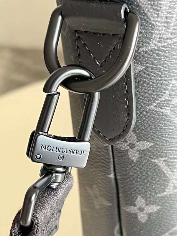 Handle and strap detail of sleek everyday-luxe women's handbag – women's designer-style accessory