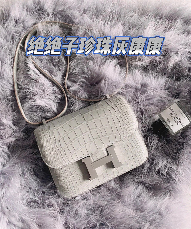 Minimalist bag shown from front angle