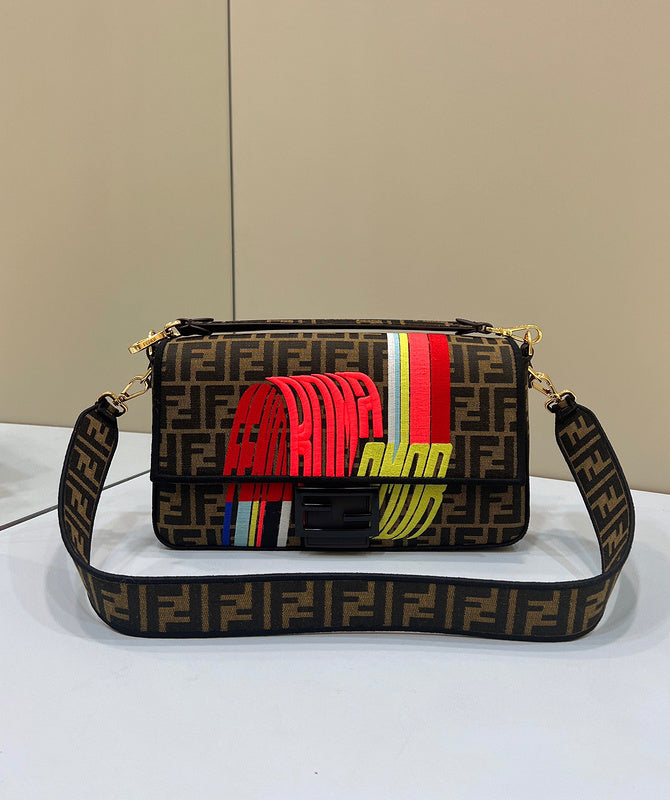 Ziva's Charm handbag – detail view (32cm*6cm*16cm)