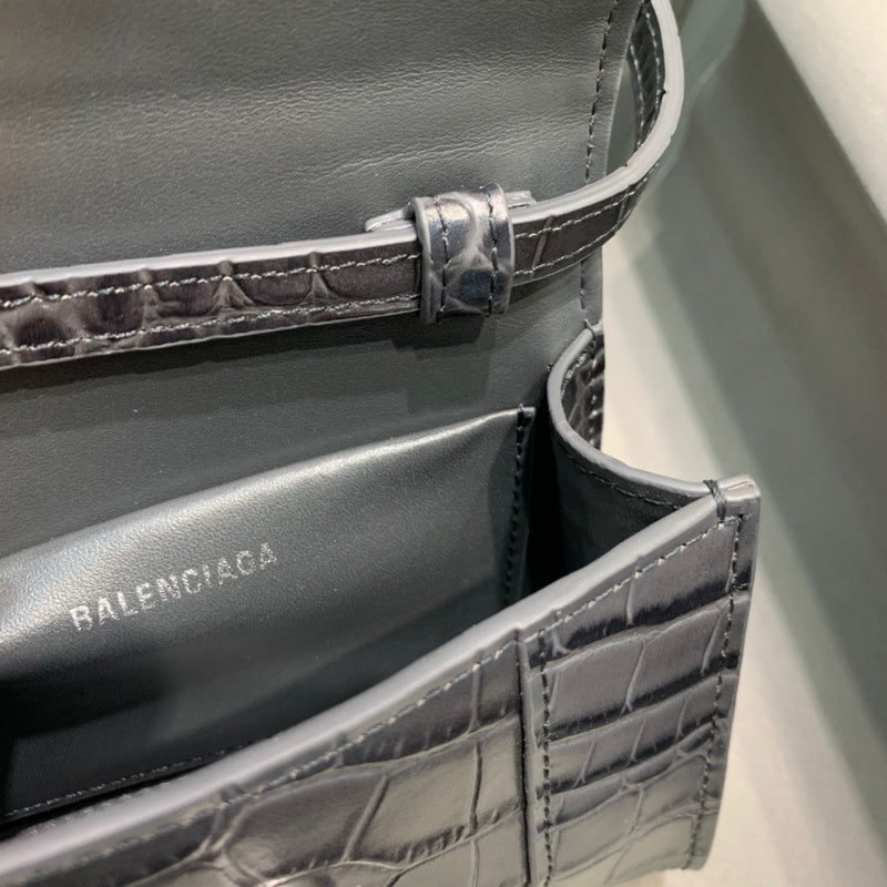 Timeless Premium PU Leather Handbag - Understated Luxury Look | Women's Everyday Carry Handbag #504 - alternate angle view (image 8) of designer-inspired handbag