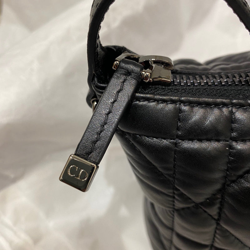 Styled lifestyle shot of polished classic women's handbag – women's premium purse