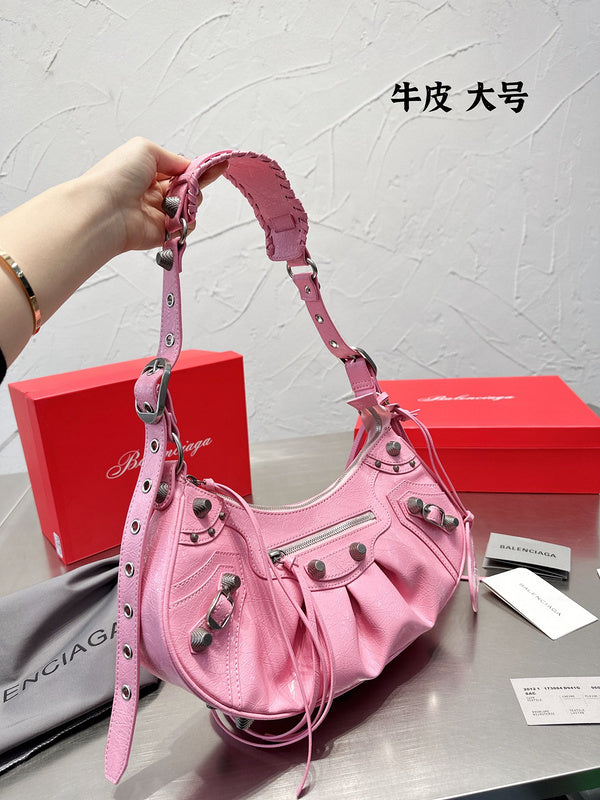 Ziva's Charm handbag – close-up view (one versatile size)