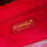 Ziva's Charm handbag – detail view (one versatile size)
