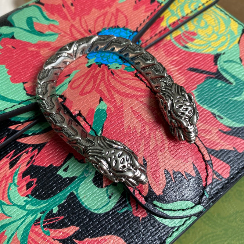 Styled lifestyle shot of modern chic women's handbag – women's designer-style accessory