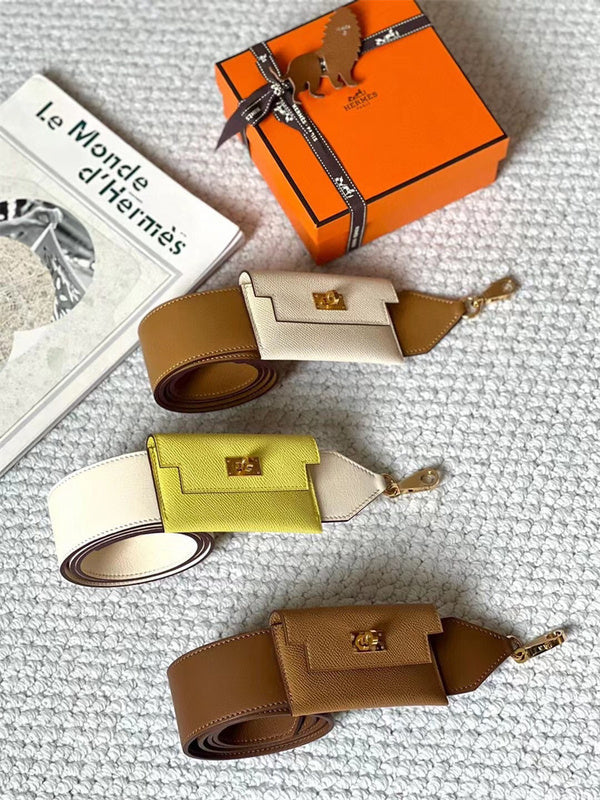  handbag interior and compartment view