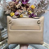  sophisticated shopper bag styled with outfit