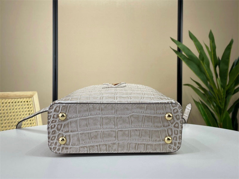  sophisticated crossbody bag styled with outfit