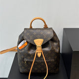  Modern handbag front view
