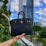 Interior view of structured premium bag