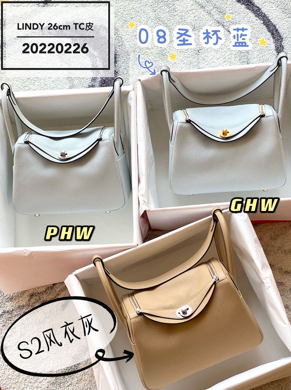 Interior view of effortless premium bag