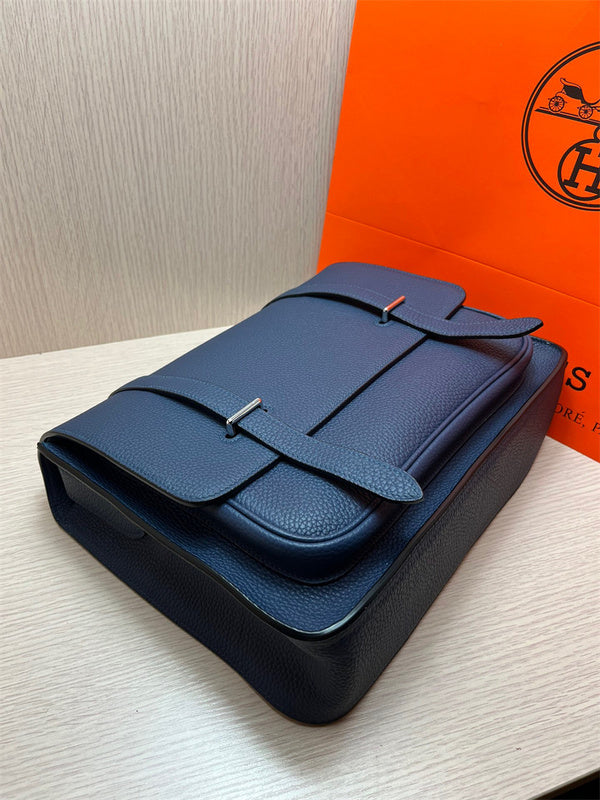  Elegant handbag front view