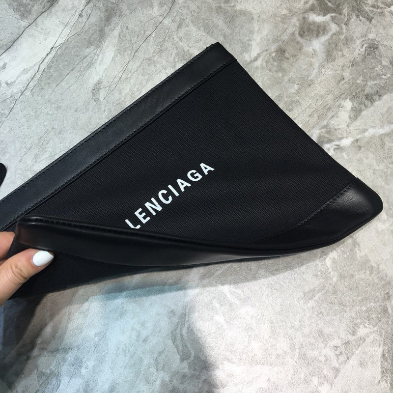 Contemporary Premium PU Leather Handbag - Statement Silhouette | Women's Fashion Handbag #1035 - hardware and detail close-up (image 5) of designer-inspired handbag