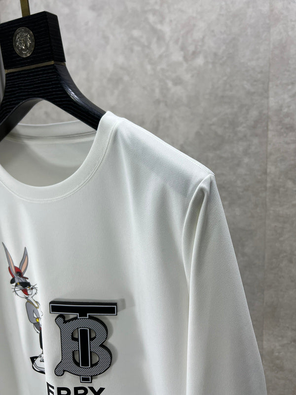 Three-quarter angle view of Burberry luxury piece style No.321