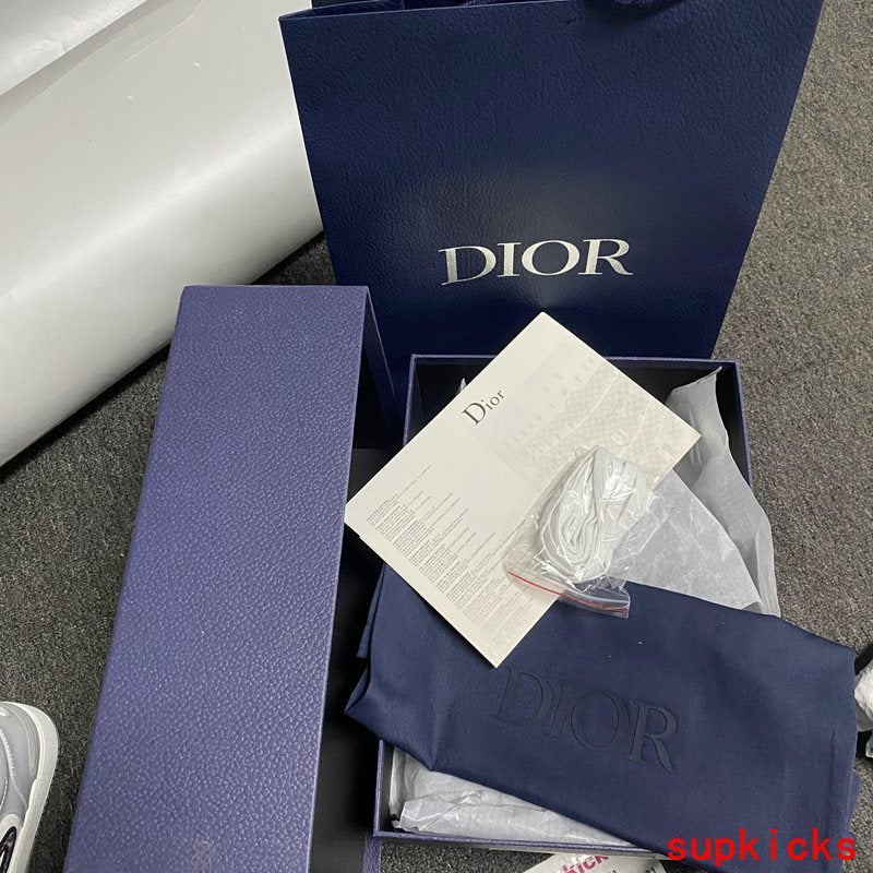 Dior shoes Style 015 - back heel detail (alternate angle)