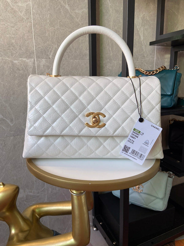  spacious purse view 3