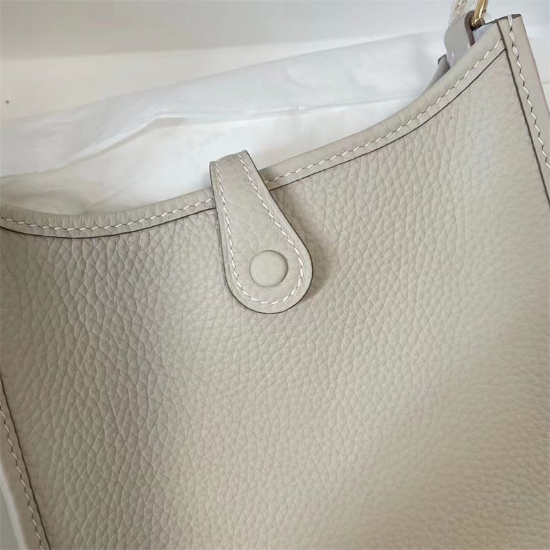  tote bag interior and compartment view 9