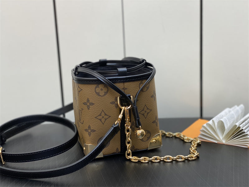  crossbody bag close-up of hardware and finish