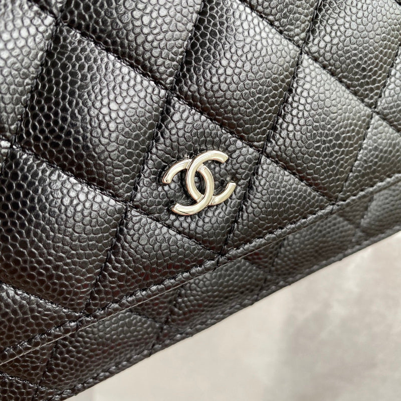 Zivas Charm Sleek Silhouette Fashion Handbag (Considered Detail & Form) – Close-Up Detail