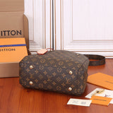  shopper bag interior and compartment view 9