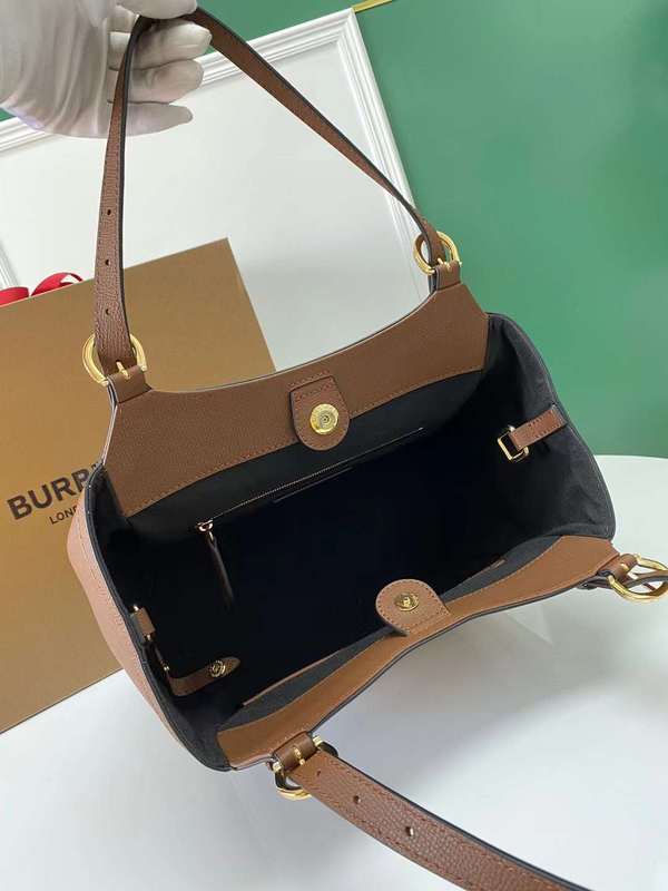 Ziva's Charm handbag – product shot (one versatile size)