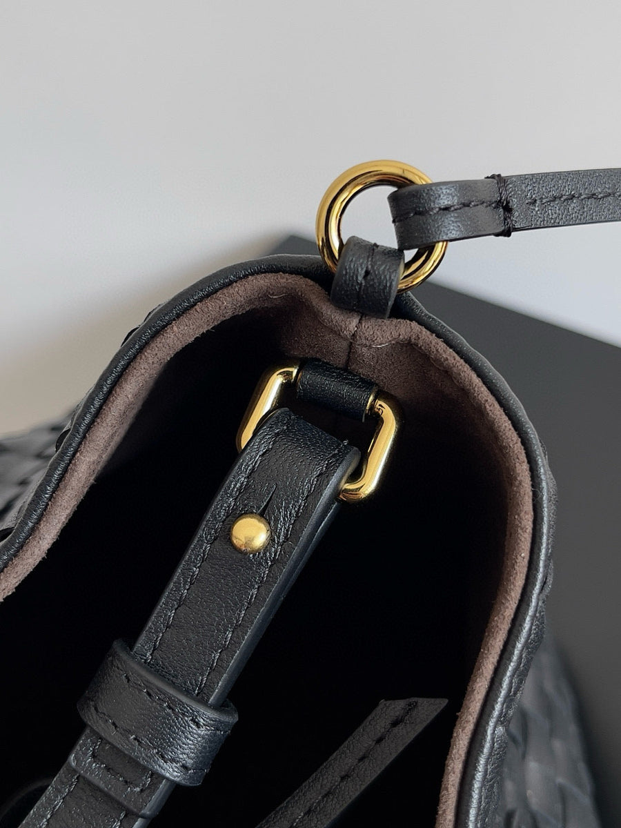 Bags? Bott V Small Pinacoteca Bag Elegant Everyday Designer Handbag