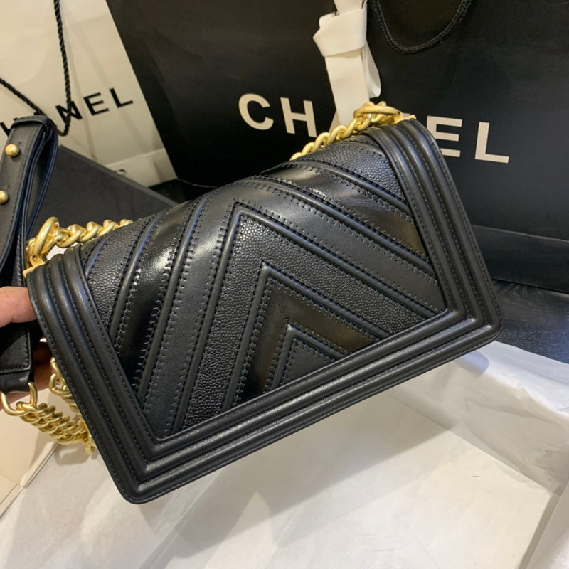  women's handbag, mid design, view 4