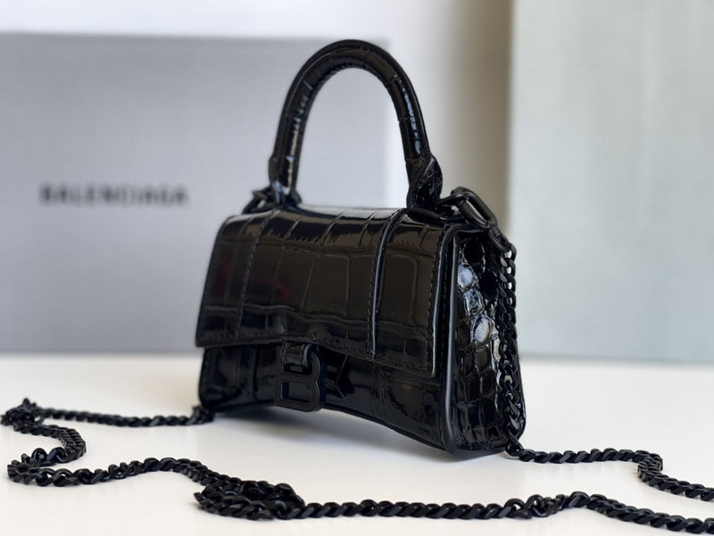 Zivas Charm Classic Sensibility Statement Handbag (Considered Detail & Form) – Full Silhouette