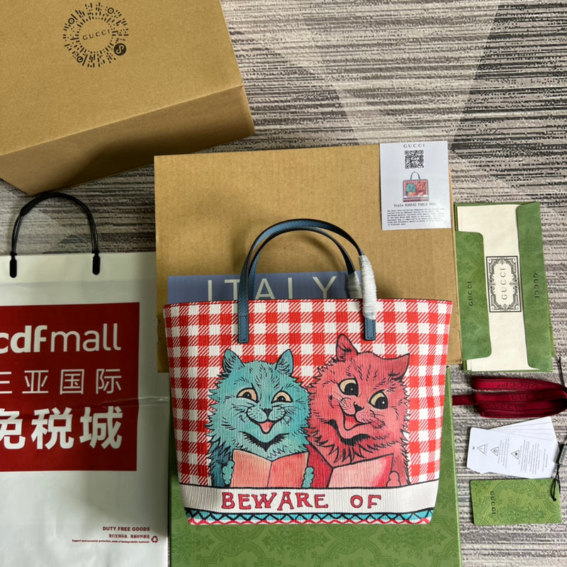 Close-up detail of everyday-ready bag design