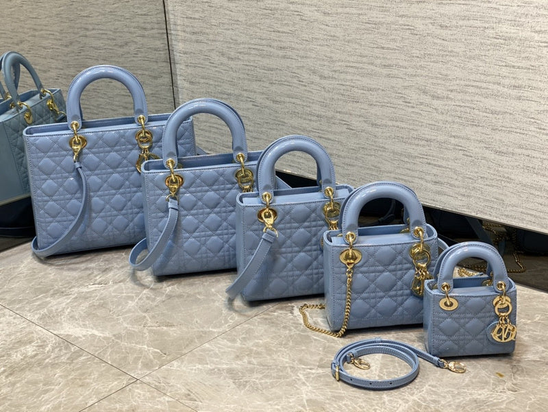 Interior view of everyday-luxe classic women's handbag – women's premium purse