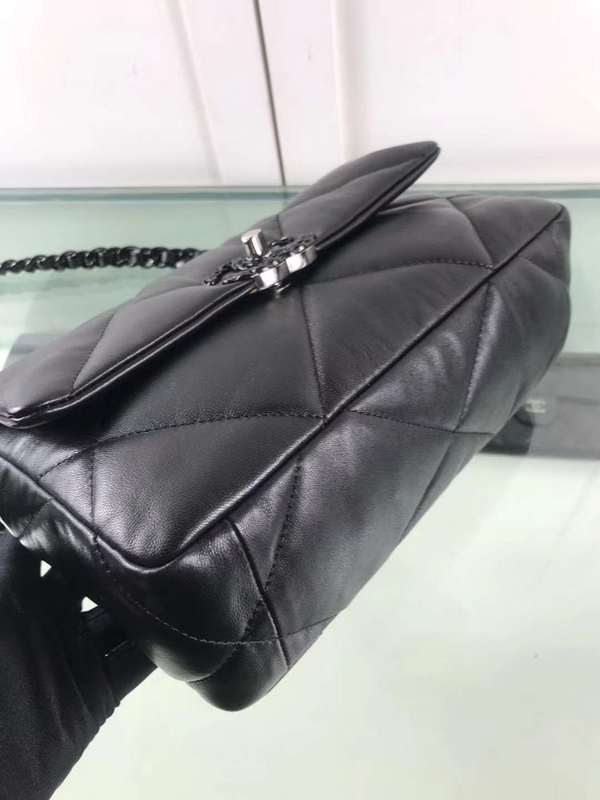 Zivas Charm Refined Everyday Style Luxury Handbag (Premium Everyday Carry) – Styled Look