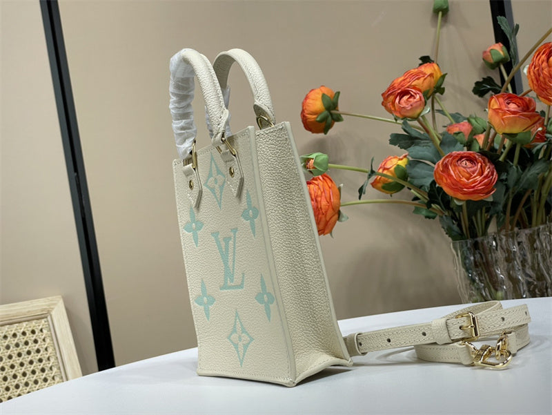  versatile shopper bag styled with outfit 18