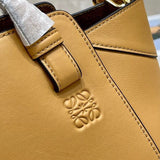 Ziva's Charm handbag – close-up view (20cm*18cm*20cm)
