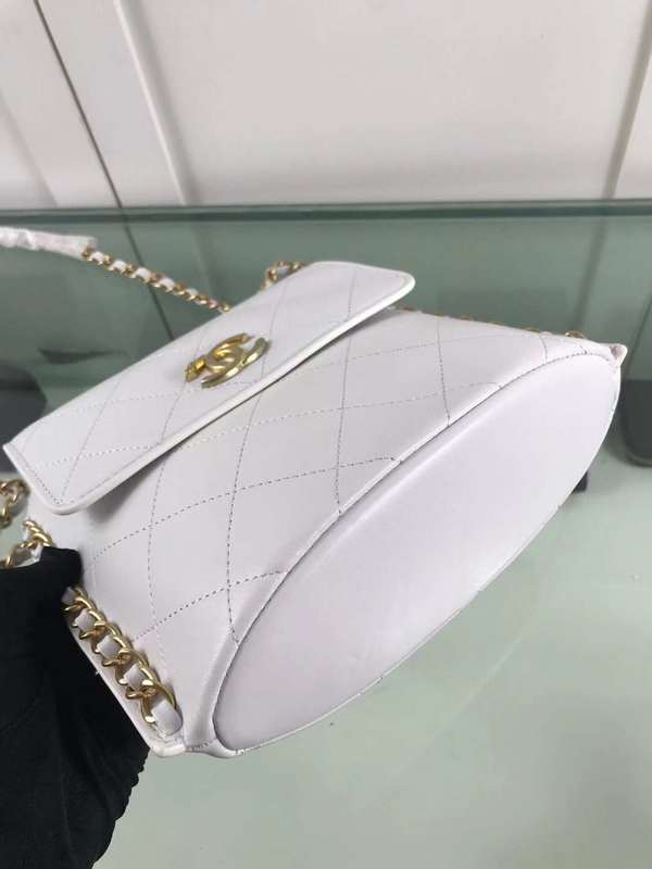 Zivas Charm Modern Edge Fashion Handbag (Structured Everyday Essential) – Detail View