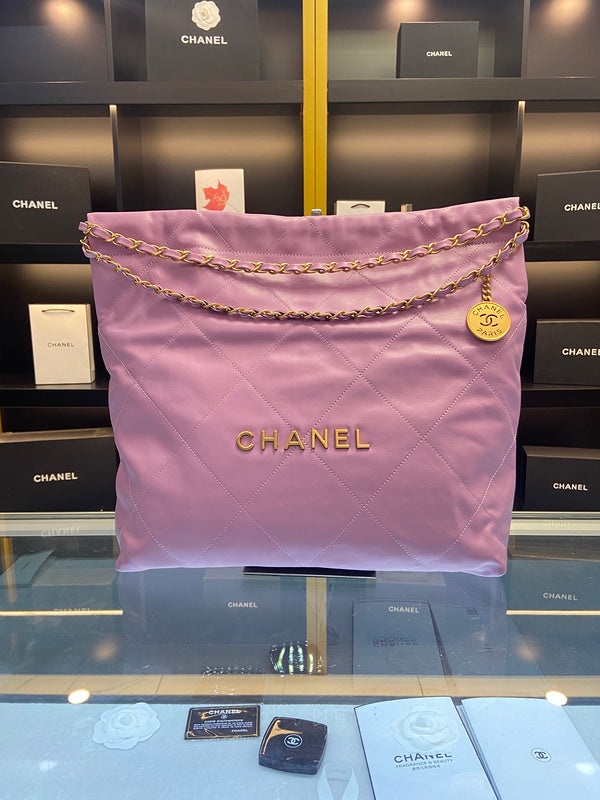  spacious purse view 5