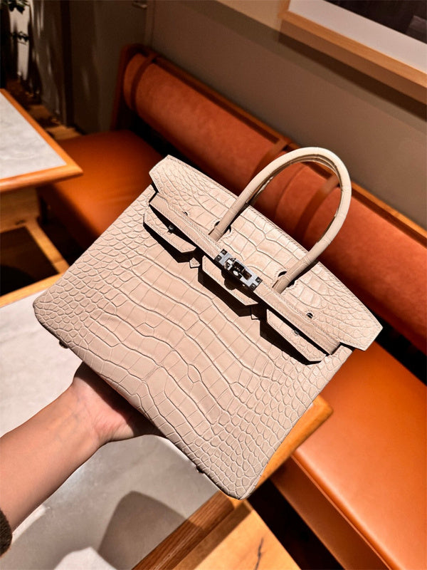  crossbody bag interior and compartment view 33