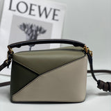 Ziva's Charm handbag – close-up view (18cm*12.5cm*8cm)