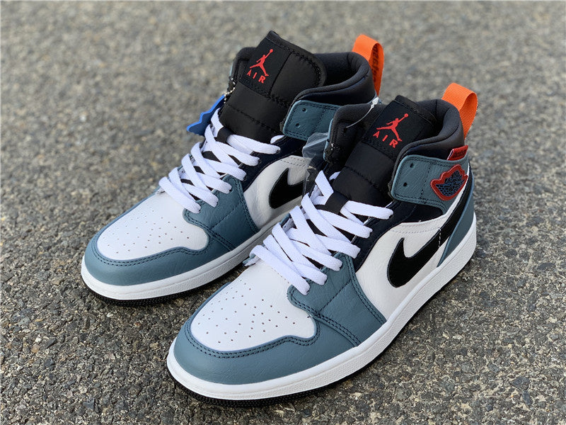 Nike Men's & Women's Premium Low-Top Trainers — Style 001 side view