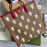 Handle and strap detail of structured classic women's handbag – women's everyday handbag