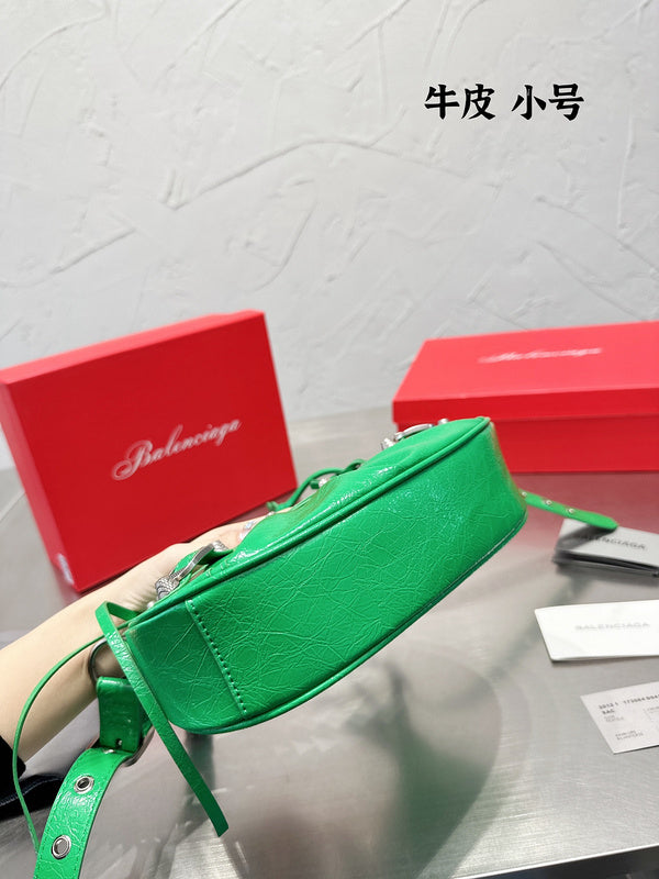 Ziva's Charm handbag – interior view (one versatile size)