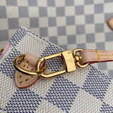 Handle and strap detail of premium signature women's handbag – women's luxury handbag