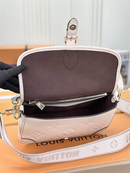  Versatile top-handle bag carried on shoulder 16