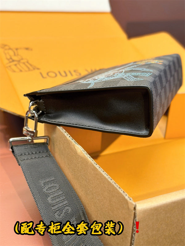  Chic carryall bag front view 7