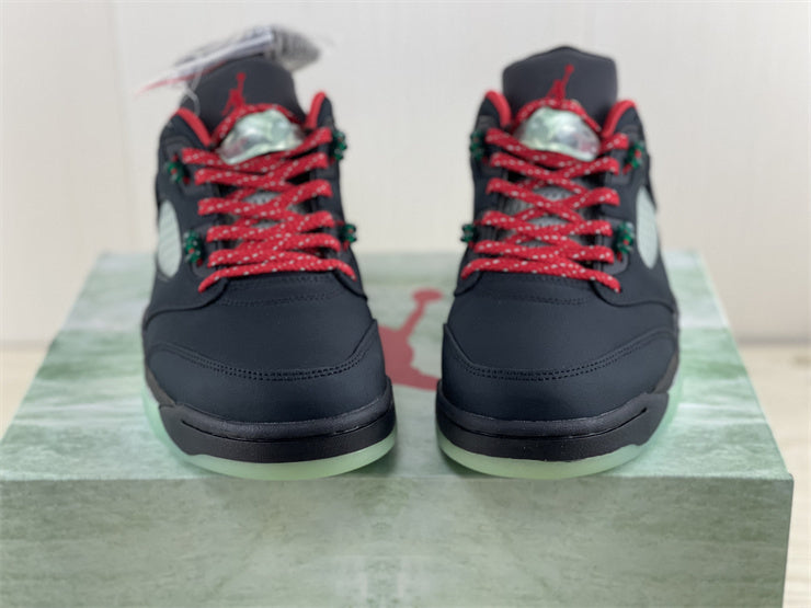 Nike Men's & Women's Premium Low-Top Trainers — Style 253 back view