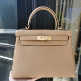  Streamlined structured bag front view