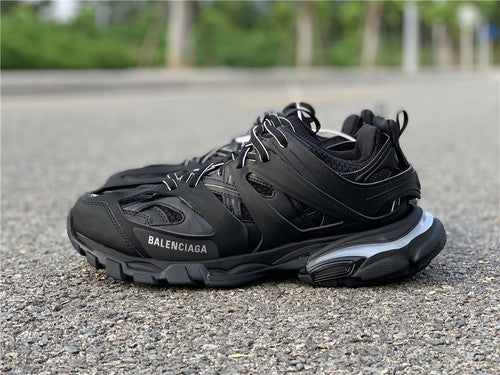 Nike Men's & Women's Designer Street Sneakers — Style 086 hardware detail