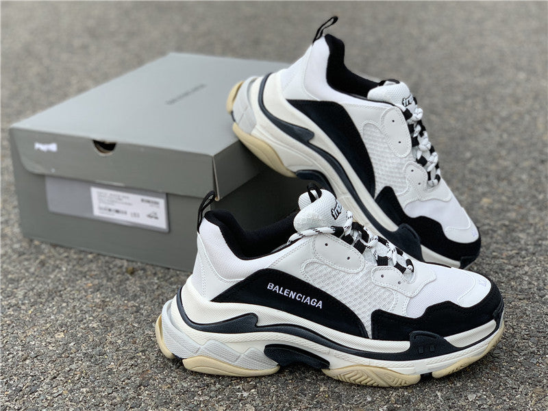 Balenciaga shoes Style 384 - logo and branding close-up