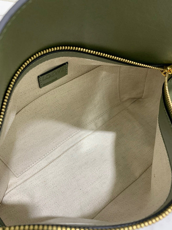 Ziva's Charm handbag – detail view (29cm*12cm*10cm)
