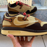 Nike Men's & Women's Designer Low-Top Shoes — Style 197 angle view