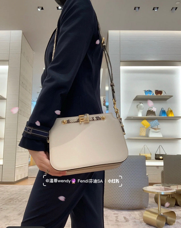 Ziva's Charm handbag – interior view (26.5cm*19cm*10cm)