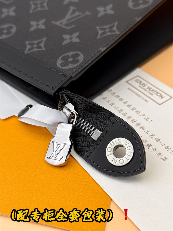  shopper bag interior and compartment view 9